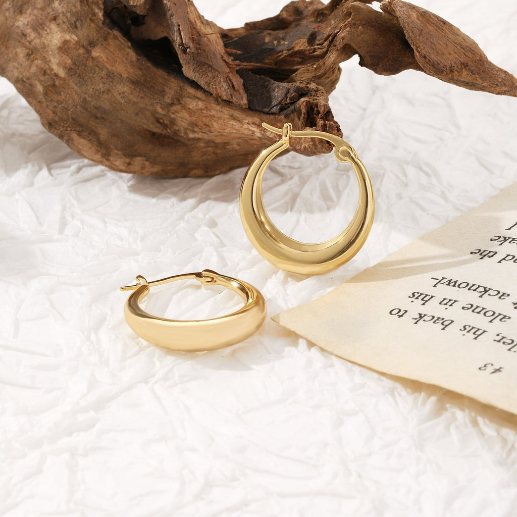 Amy and Annette 14K Gold Graduated Hoop Huggie Earring in 14K Yellow Gold Plated